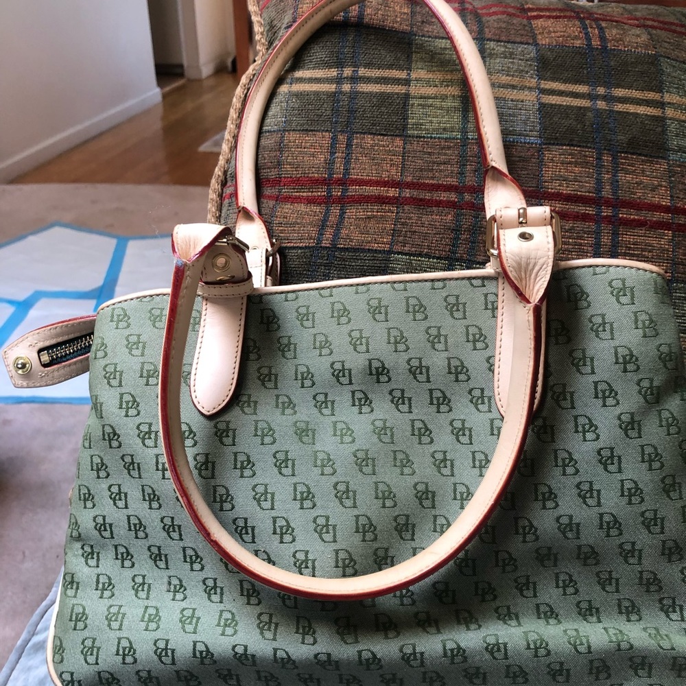 Designer Handbag - Picture 2 of 7